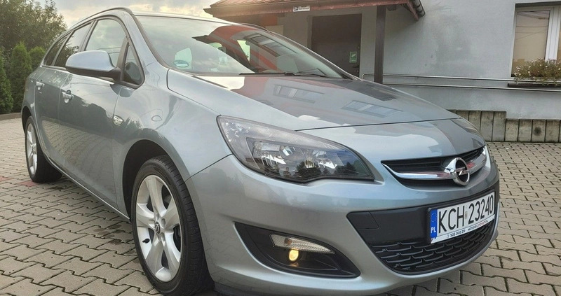 Opel Astra cena 26990 przebieg: 260000, rok produkcji 2014 z Brzesko małe 742